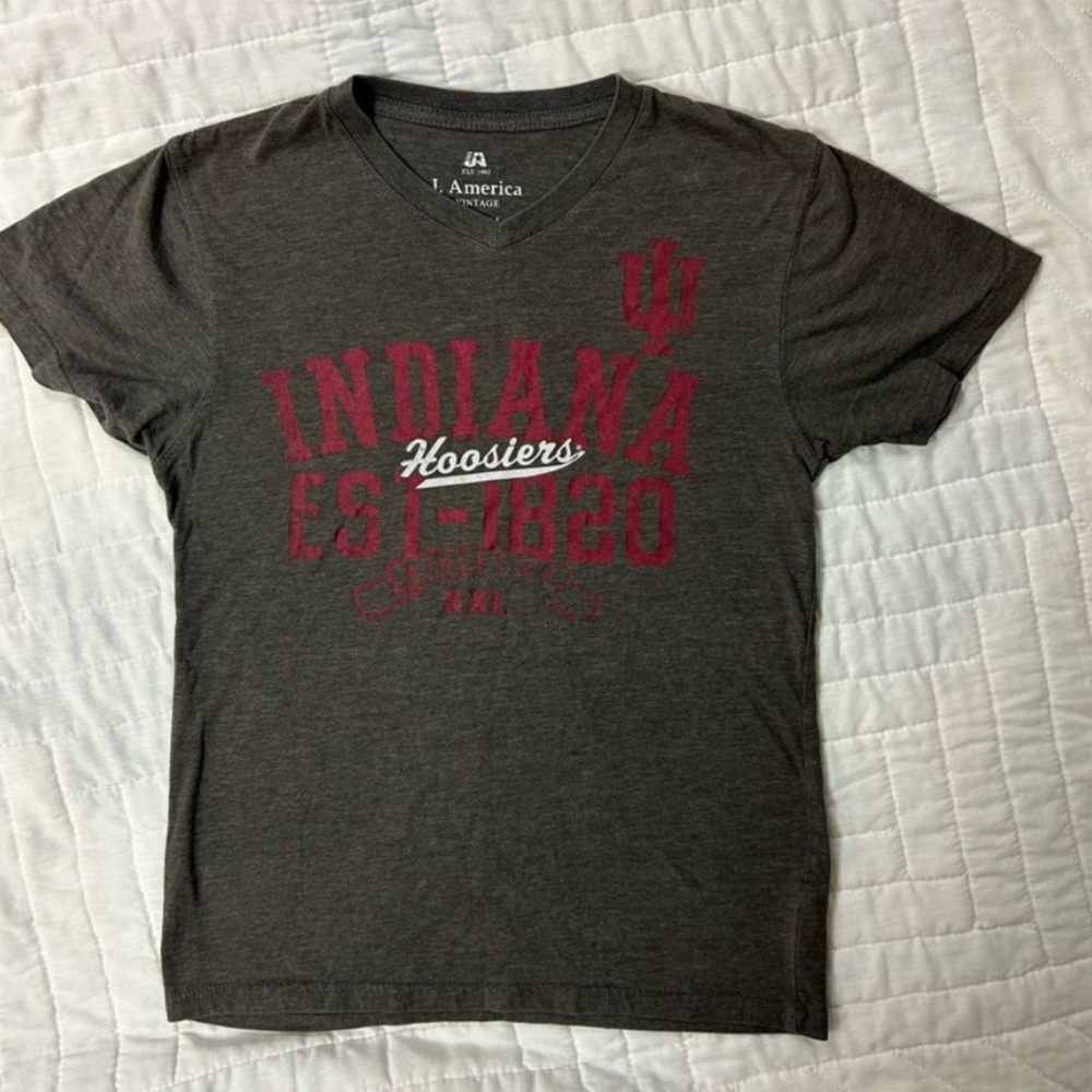 Lot of 2 - Indiana University IU T-shirts - Long Sleeve & Short Sleeve - Picture 2 of 2